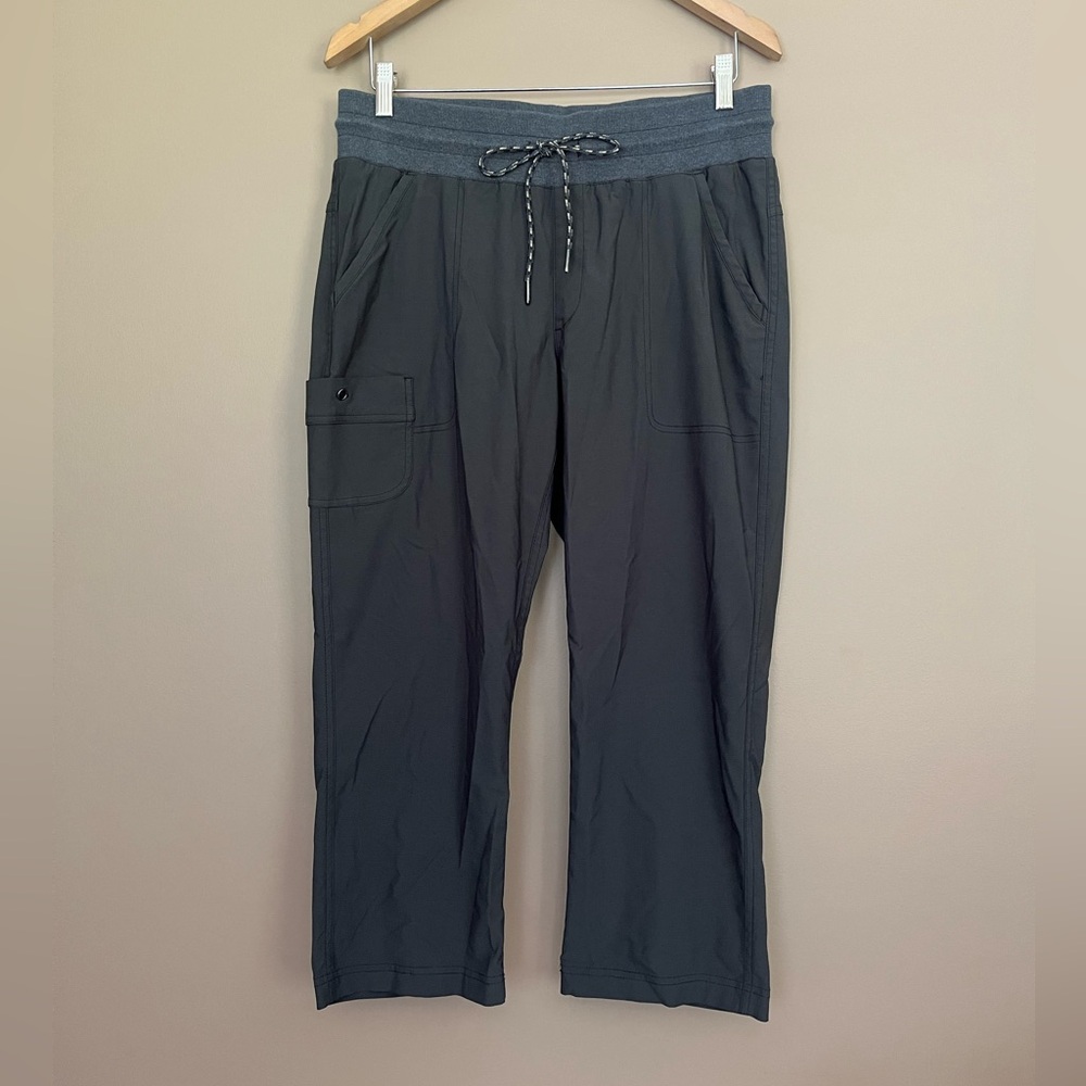 {Columbia} Capri Cargo Pants Outdoor Hiking in Charcoal Grey - Womens Large